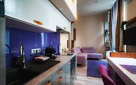 Elizabeth 44 Boulevard Apartment